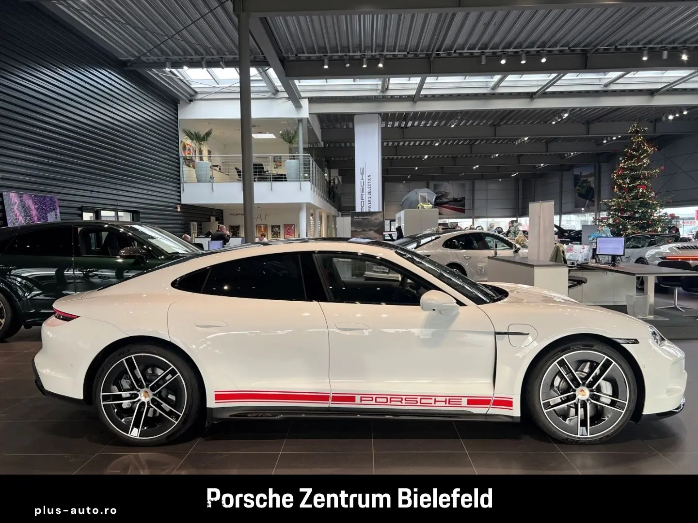PORSCHE Taycan GTS HA-Lenkung InnoDrive Head-Up Panorama