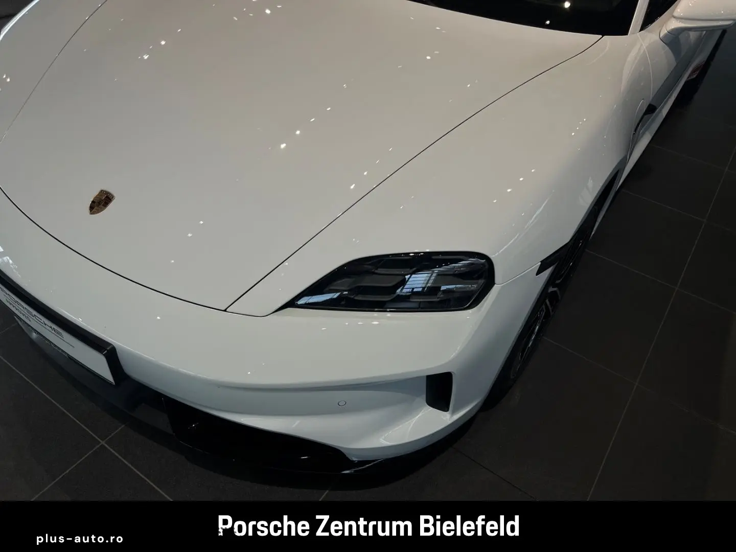 PORSCHE Taycan GTS HA-Lenkung InnoDrive Head-Up Panorama