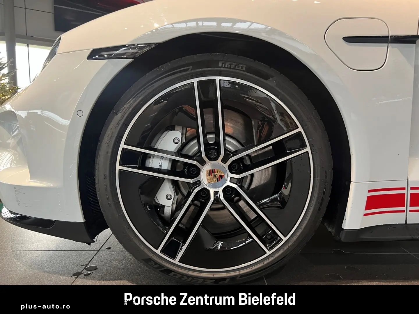 PORSCHE Taycan GTS HA-Lenkung InnoDrive Head-Up Panorama