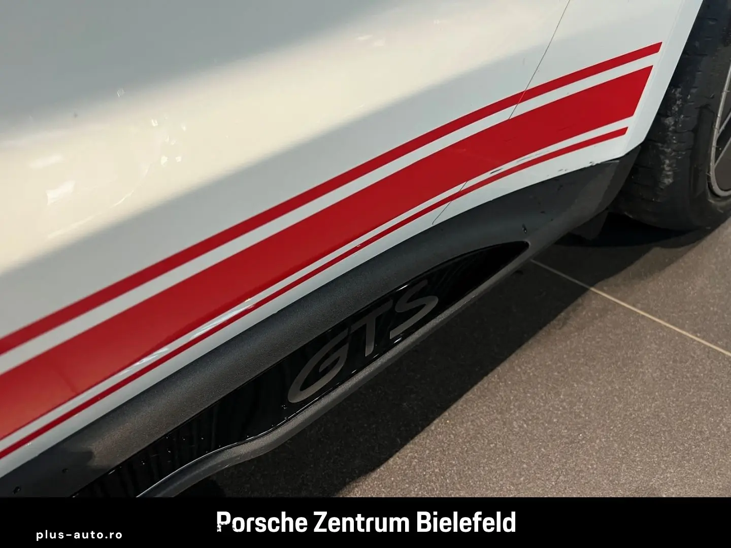PORSCHE Taycan GTS HA-Lenkung InnoDrive Head-Up Panorama