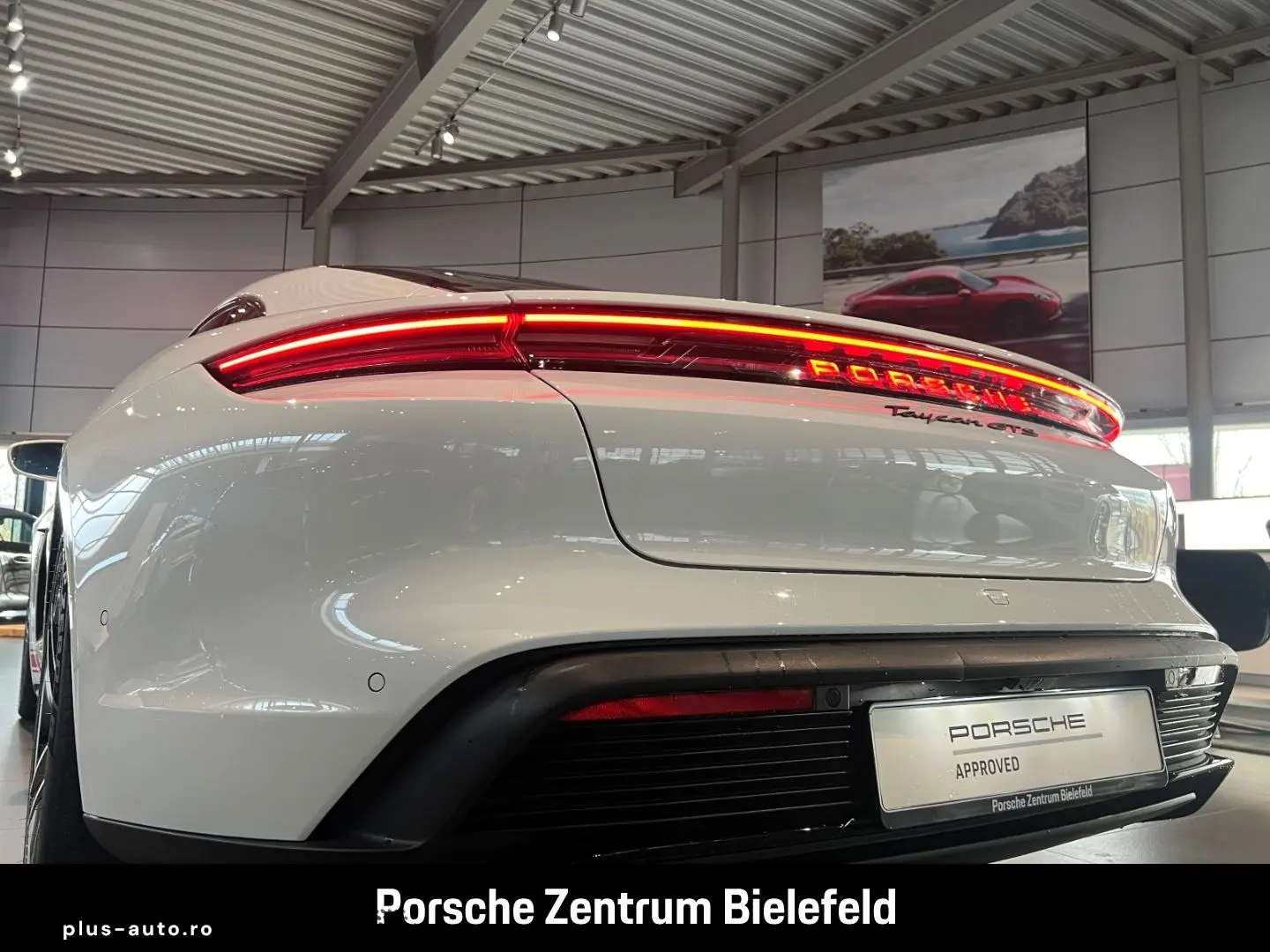 PORSCHE Taycan GTS HA-Lenkung InnoDrive Head-Up Panorama