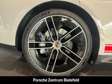 PORSCHE Taycan GTS HA-Lenkung InnoDrive Head-Up Panorama