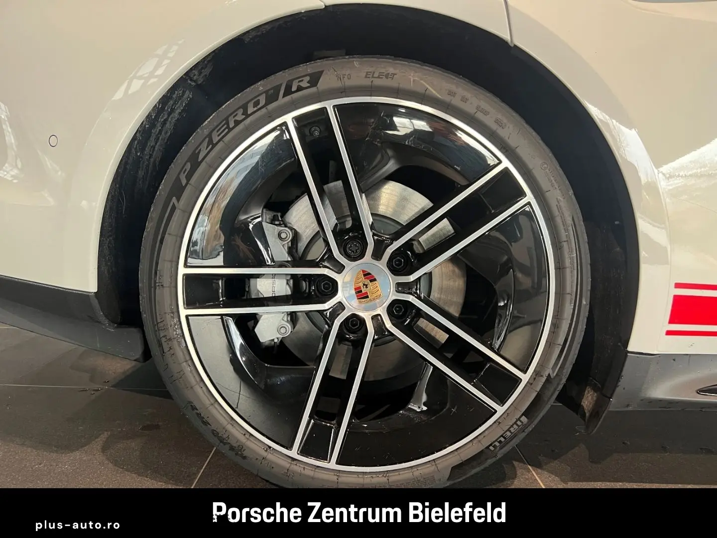 PORSCHE Taycan GTS HA-Lenkung InnoDrive Head-Up Panorama