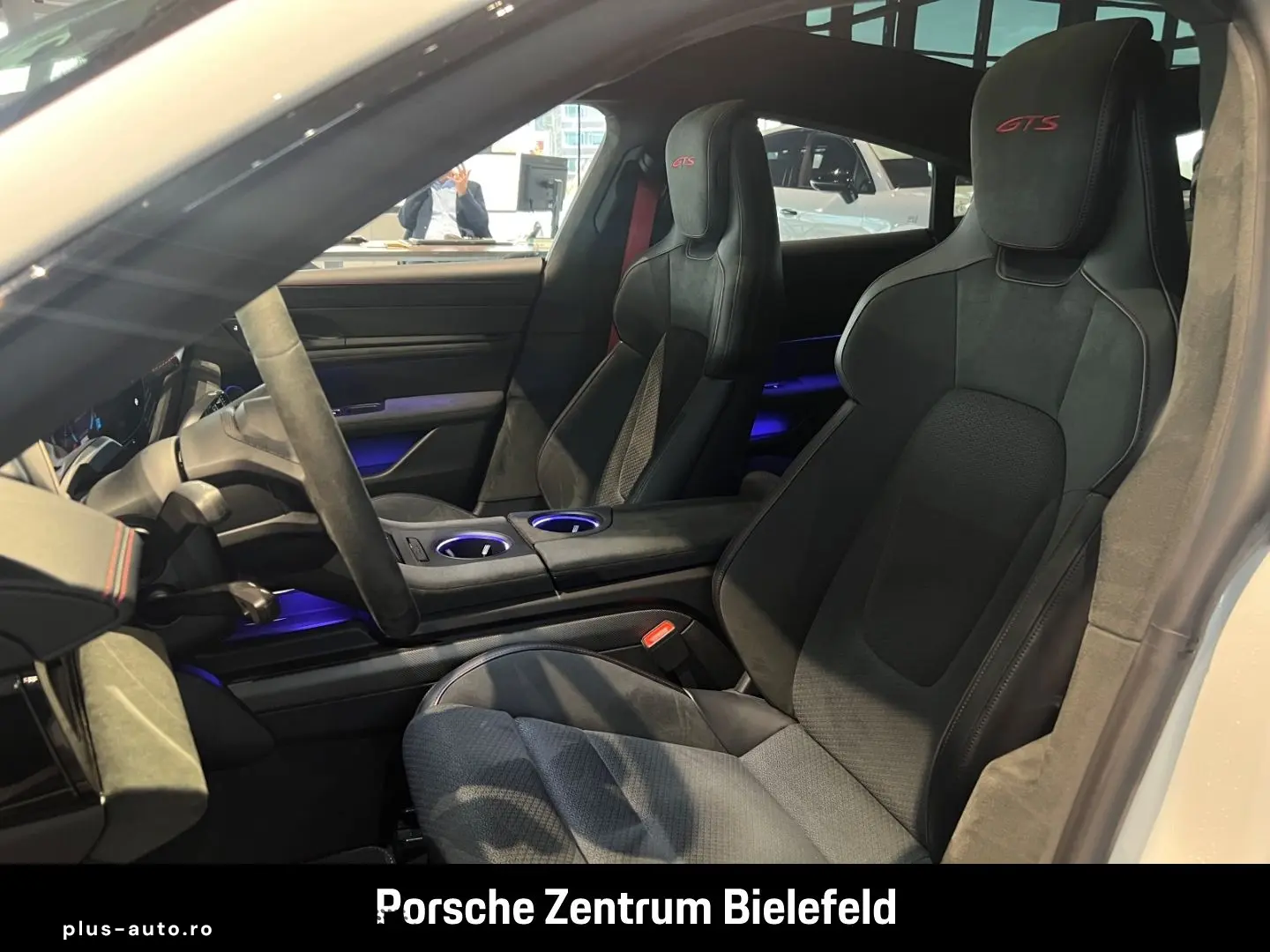 PORSCHE Taycan GTS HA-Lenkung InnoDrive Head-Up Panorama