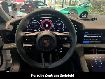 PORSCHE Taycan GTS HA-Lenkung InnoDrive Head-Up Panorama