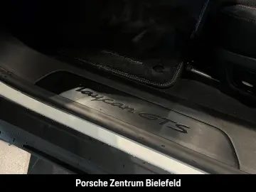 PORSCHE Taycan GTS HA-Lenkung InnoDrive Head-Up Panorama