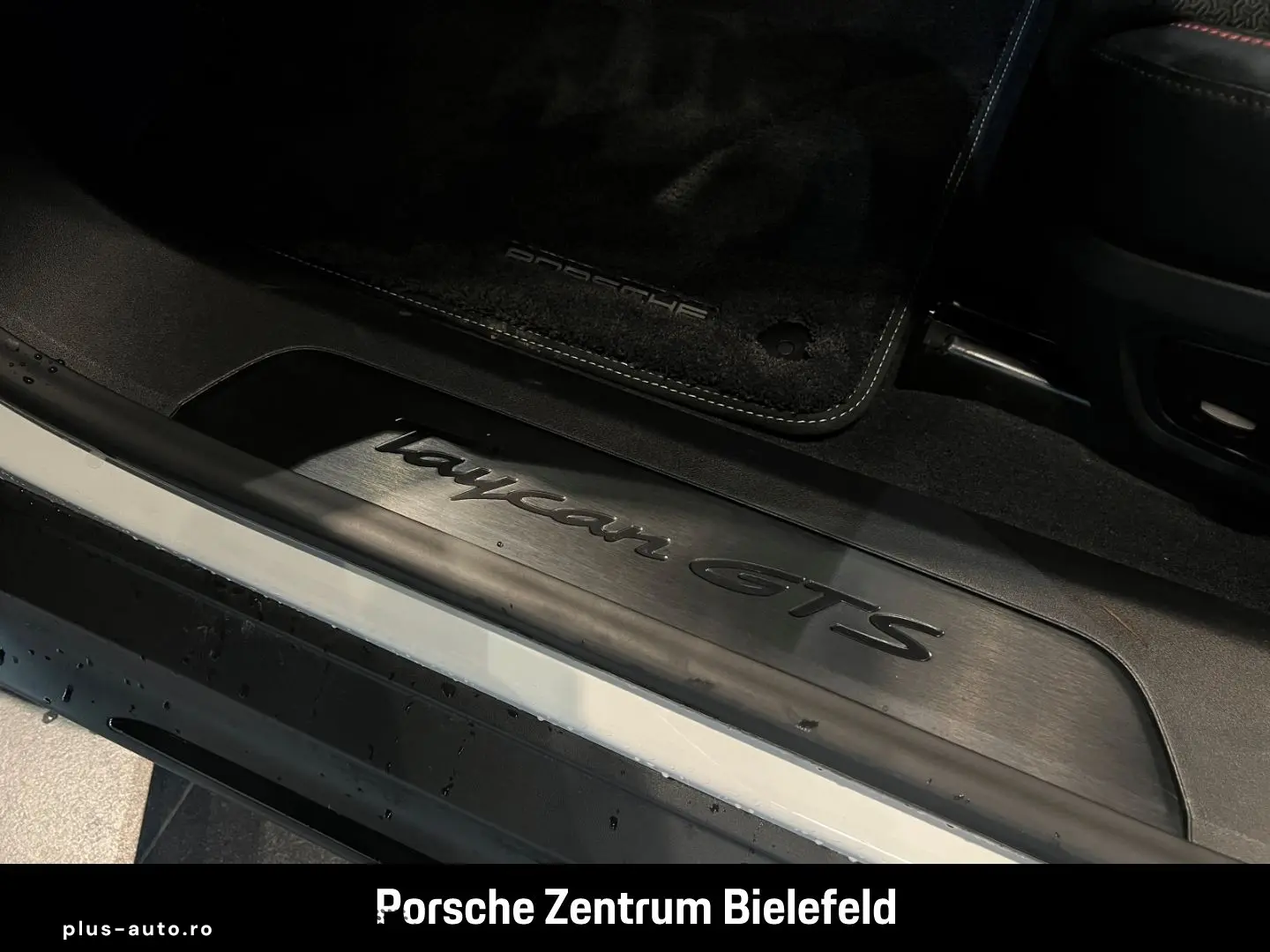 PORSCHE Taycan GTS HA-Lenkung InnoDrive Head-Up Panorama