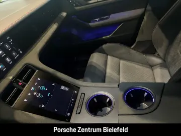 PORSCHE Taycan GTS HA-Lenkung InnoDrive Head-Up Panorama