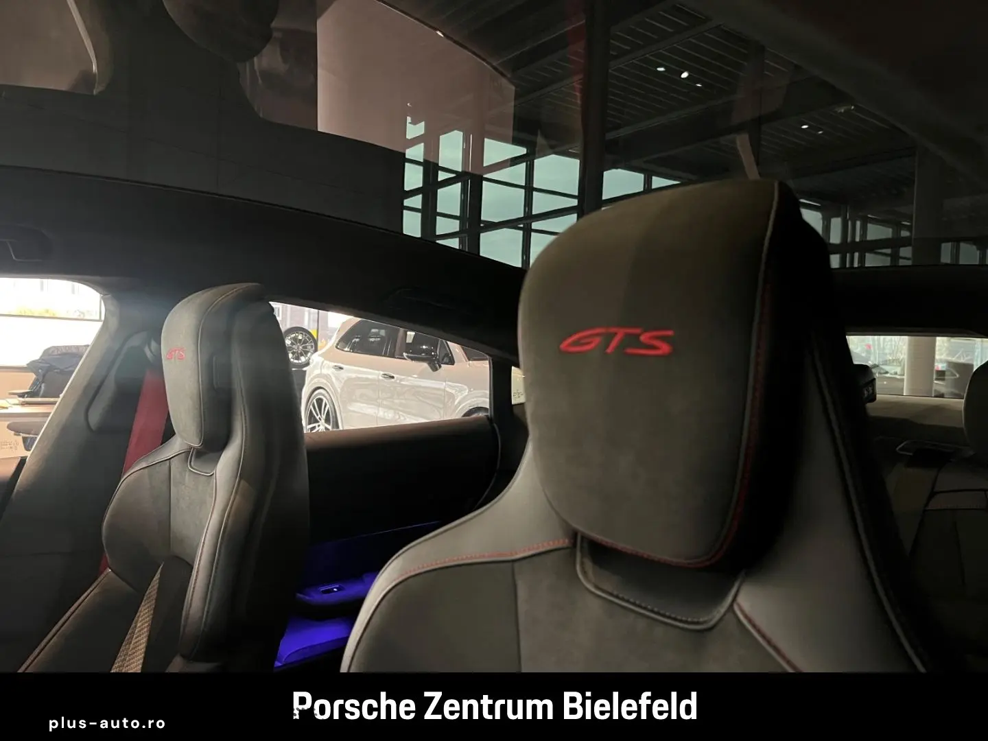 PORSCHE Taycan GTS HA-Lenkung InnoDrive Head-Up Panorama