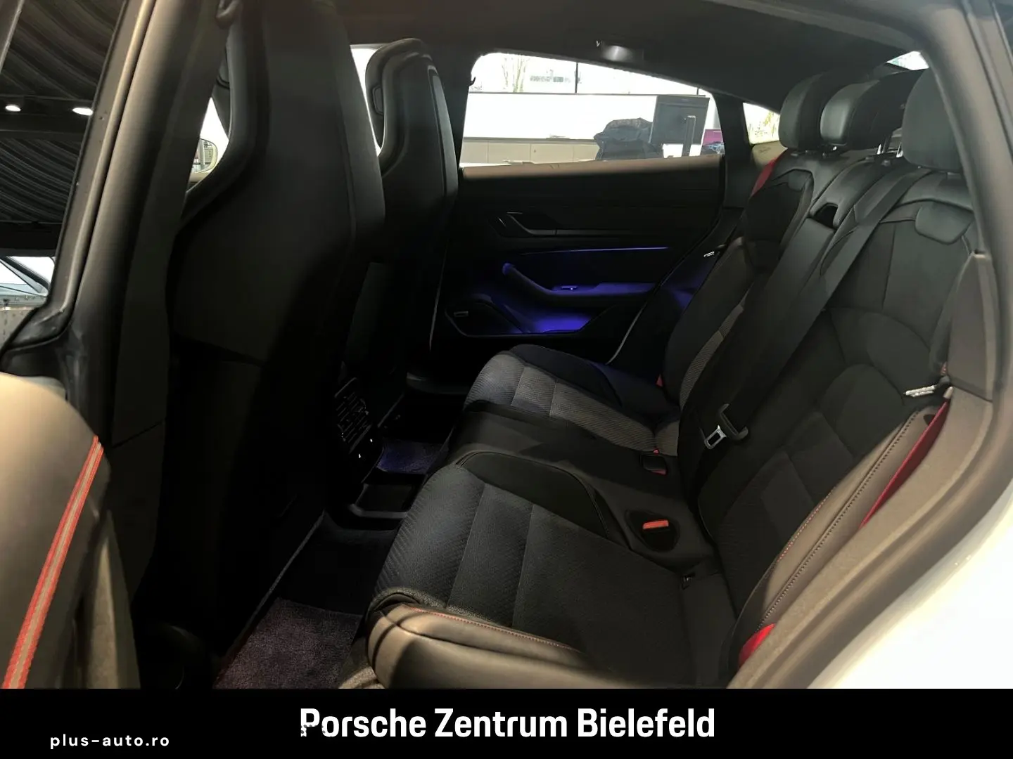 PORSCHE Taycan GTS HA-Lenkung InnoDrive Head-Up Panorama