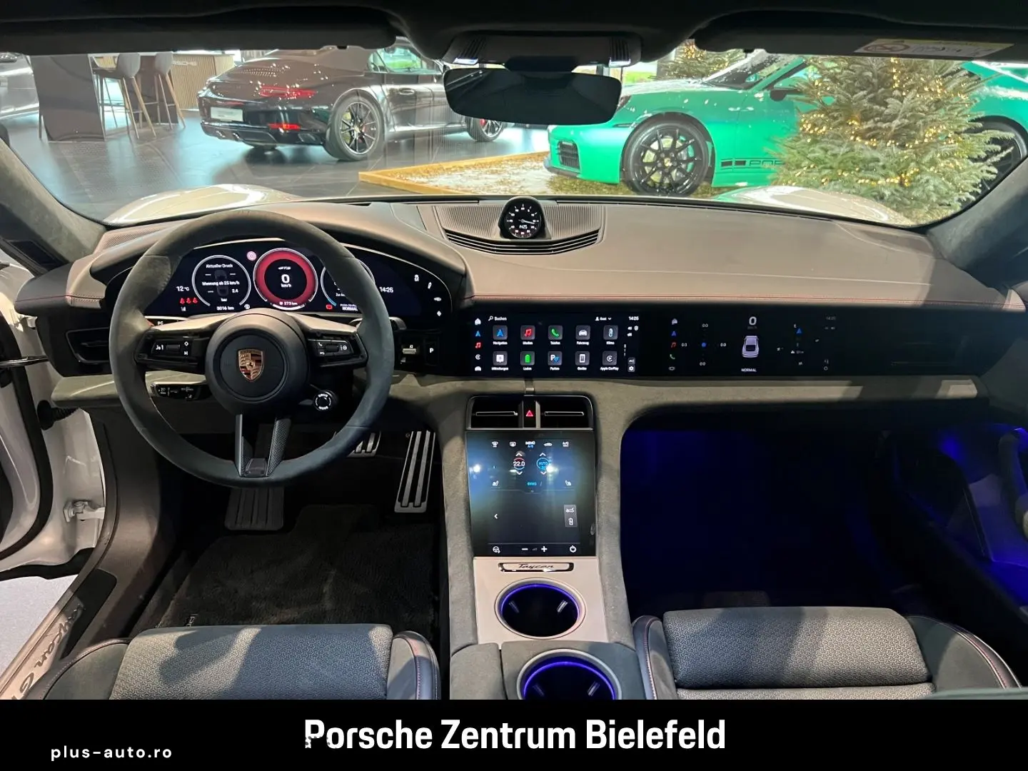 PORSCHE Taycan GTS HA-Lenkung InnoDrive Head-Up Panorama