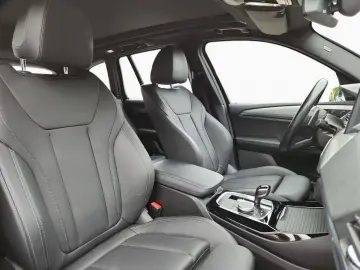 BMW X3 xDrive30i M Sport ShadowL PDC AdLED LiveProf
