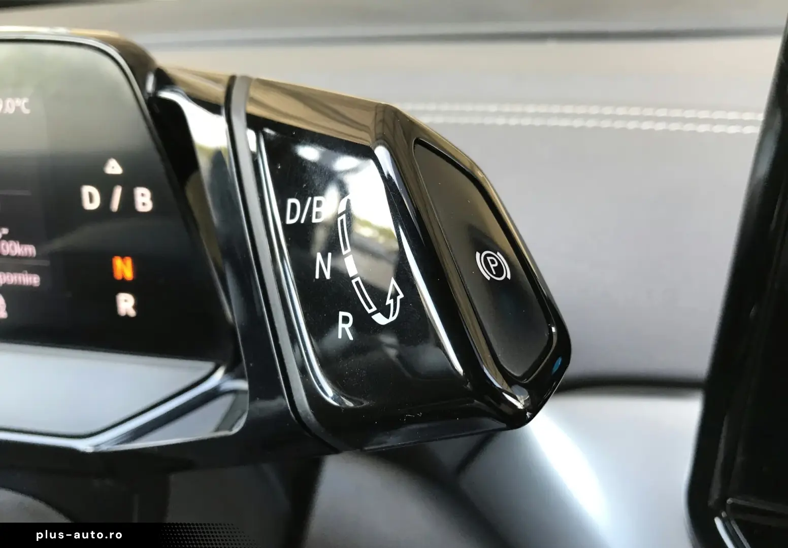 VOLKSWAGEN ID.4 2023 — imagine 25