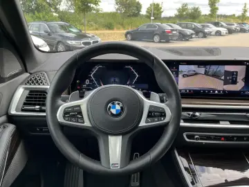 BMW X5 xDr30d MSport SkyLounge 360