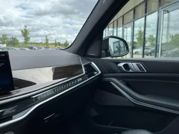 BMW X5 xDr30d MSport SkyLounge 360