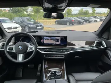 BMW X5 xDr30d MSport SkyLounge 360