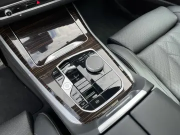 BMW X5 xDr30d MSport SkyLounge 360