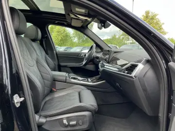 BMW X5 xDr30d MSport SkyLounge 360