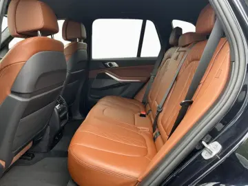 BMW X5 xDr30d MSpo Massage Ventilation IcGlow 360