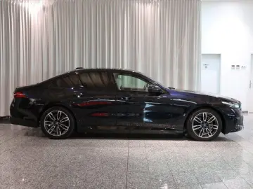 BMW 530e Sedan