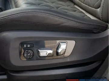 BMW X5 xDr30d MSpo Massage Ventilation IcGlow 360