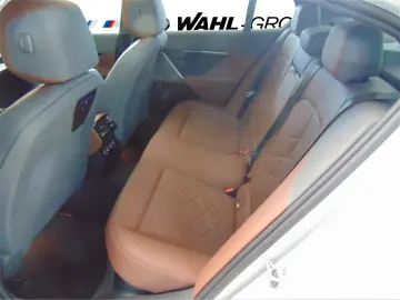 BMW 530e xDrive Panorama HarmanKardon HeadUp Navi LE