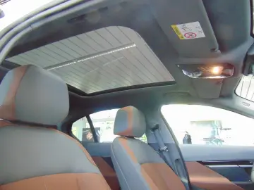 BMW 530e xDrive Panorama HarmanKardon HeadUp Navi LE