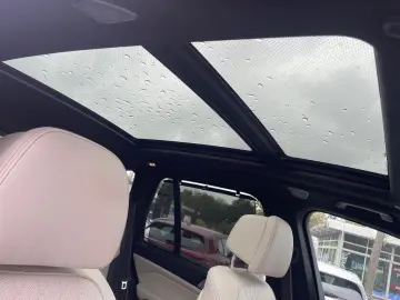 BMW X5 45e xDrive-M Aerodynamics-Panorama Roof-Display Key