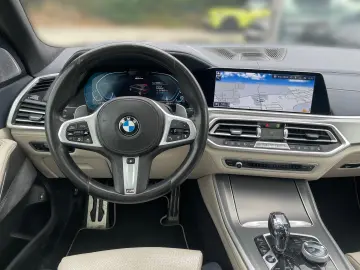 BMW X5 45e xDrive-M Aerodynamics-Panorama Roof-Display Key