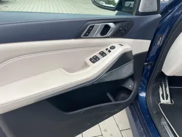 BMW X5 45e xDrive-M Aerodynamics-Panorama Roof-Display Key