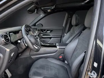 MERCEDES-BENZ GLC 300 d 3x AMG PANO DISTRO BURM MEMO…