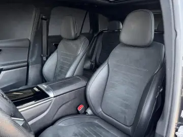 MERCEDES-BENZ GLC 300 d 3x AMG PANO DISTRO BURM MEMO…
