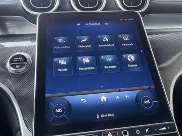 MERCEDES-BENZ GLC 300 d 3x AMG PANO DISTRO BURM MEMO…