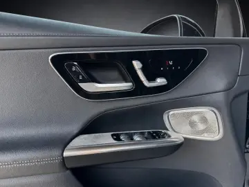 MERCEDES-BENZ GLC 300 d 3x AMG PANO DISTRO BURM MEMO…