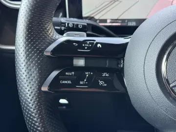 MERCEDES-BENZ GLC 300 d 3x AMG PANO DISTRO BURM MEMO…