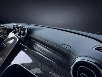 MERCEDES-BENZ GLC 300 d 3x AMG PANO DISTRO BURM MEMO…