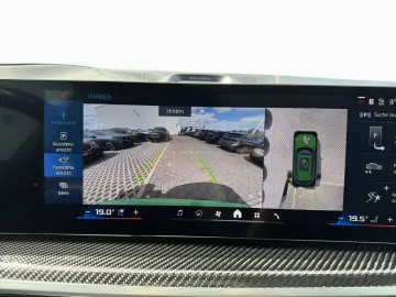BMW X5 M Competition Individual Signal Green Bowers&Wilkins