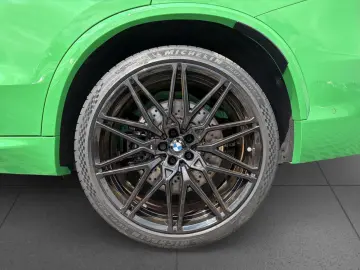 BMW X5 M Competition Individual Signal Green Bowers&Wilkins