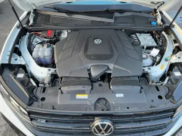 VW Touareg 3.0 V6 TSI eHybrid R 4Motion NaviPro 360