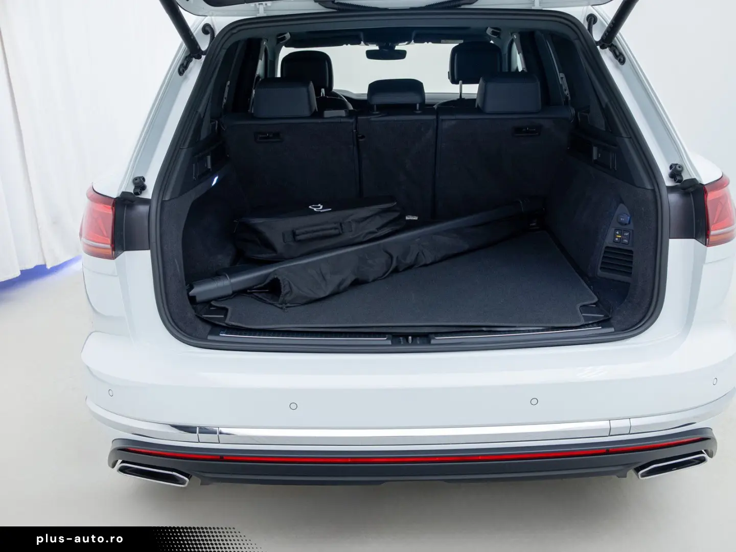 VW Touareg 3.0 V6 TSI eHybrid Elegance 4M AHK MATRI
