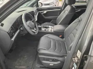 VW TOUAREG 3.0TSi eHYBRID 4M ELEGANCE IQ-L ACC PANO
