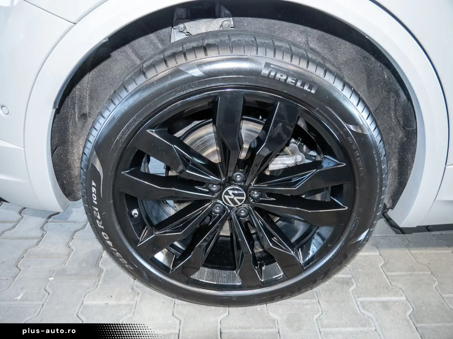 VW Touareg R 3 0 l V6 eHybrid 4M AHK LUFTF. ACC SHZ