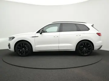 VW Touareg R 3.0 TSI eHybrid 4M  Luft PANO AHK 21