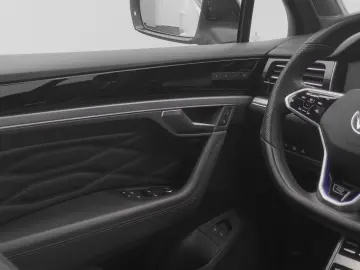 VW Touareg R 3.0 TSI eHybrid 4M  Luft PANO AHK 21