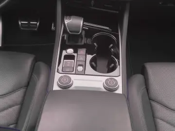 VW Touareg R 3.0 TSI eHybrid 4M  Luft PANO AHK 21