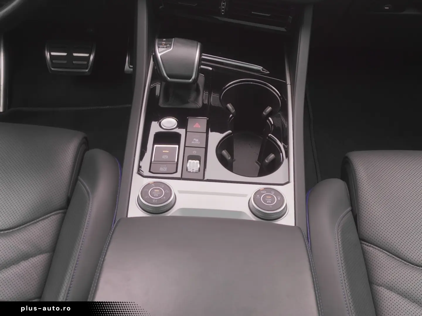 VW Touareg R 3.0 TSI eHybrid 4M  Luft PANO AHK 21