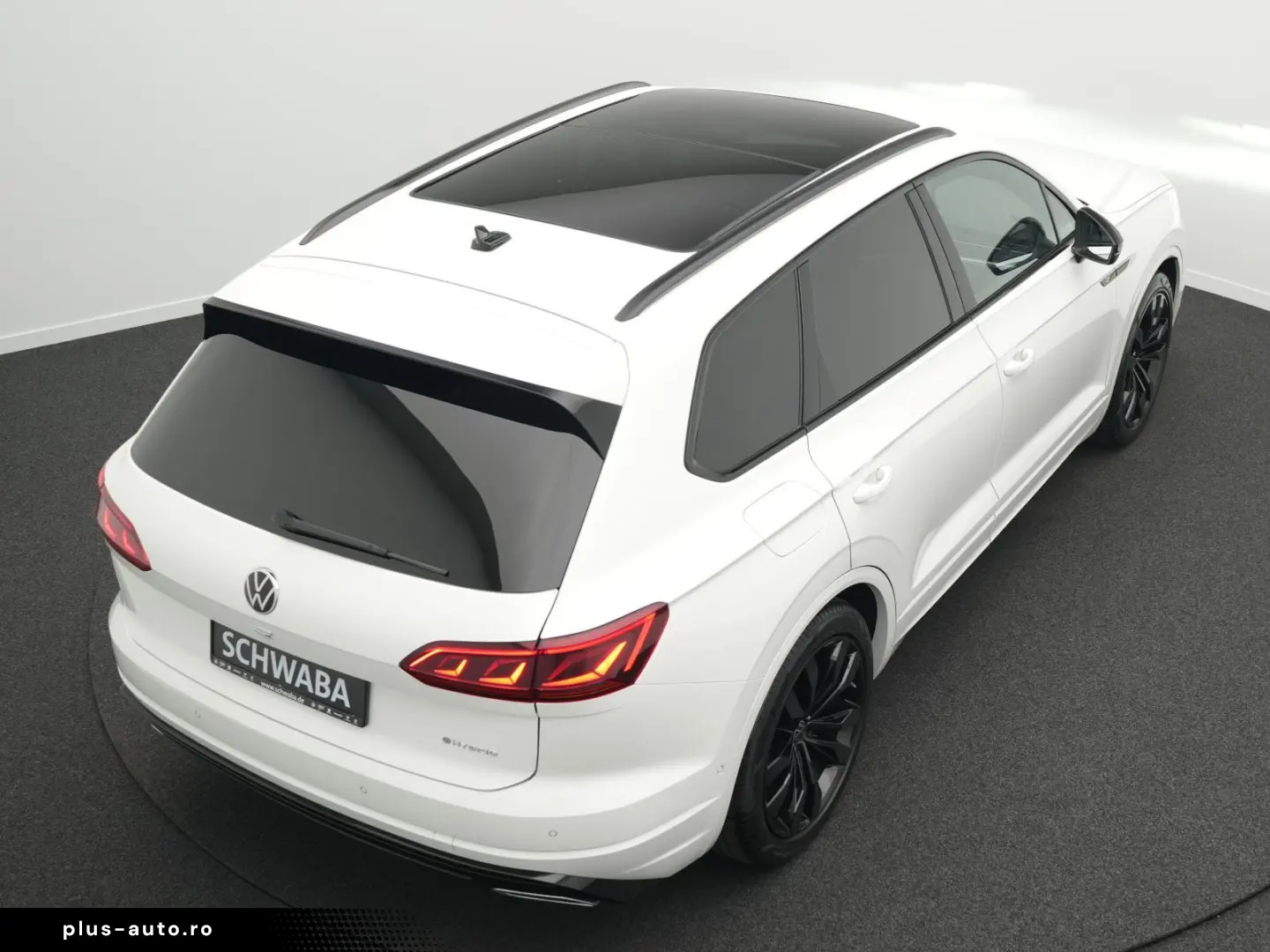 VW Touareg R 3.0 TSI eHybrid 4M  Luft PANO AHK 21
