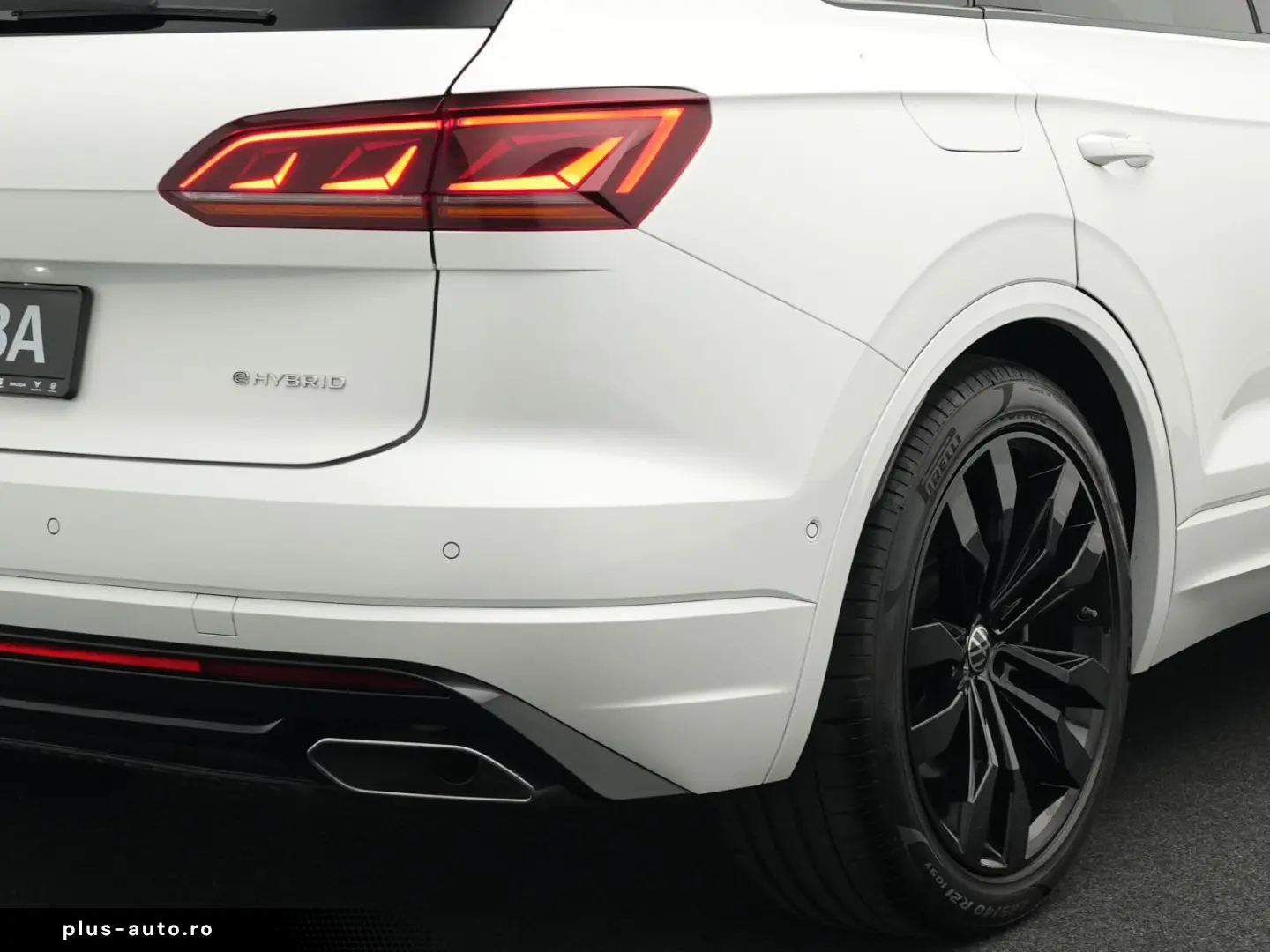 VW Touareg R 3.0 TSI eHybrid 4M  Luft PANO AHK 21