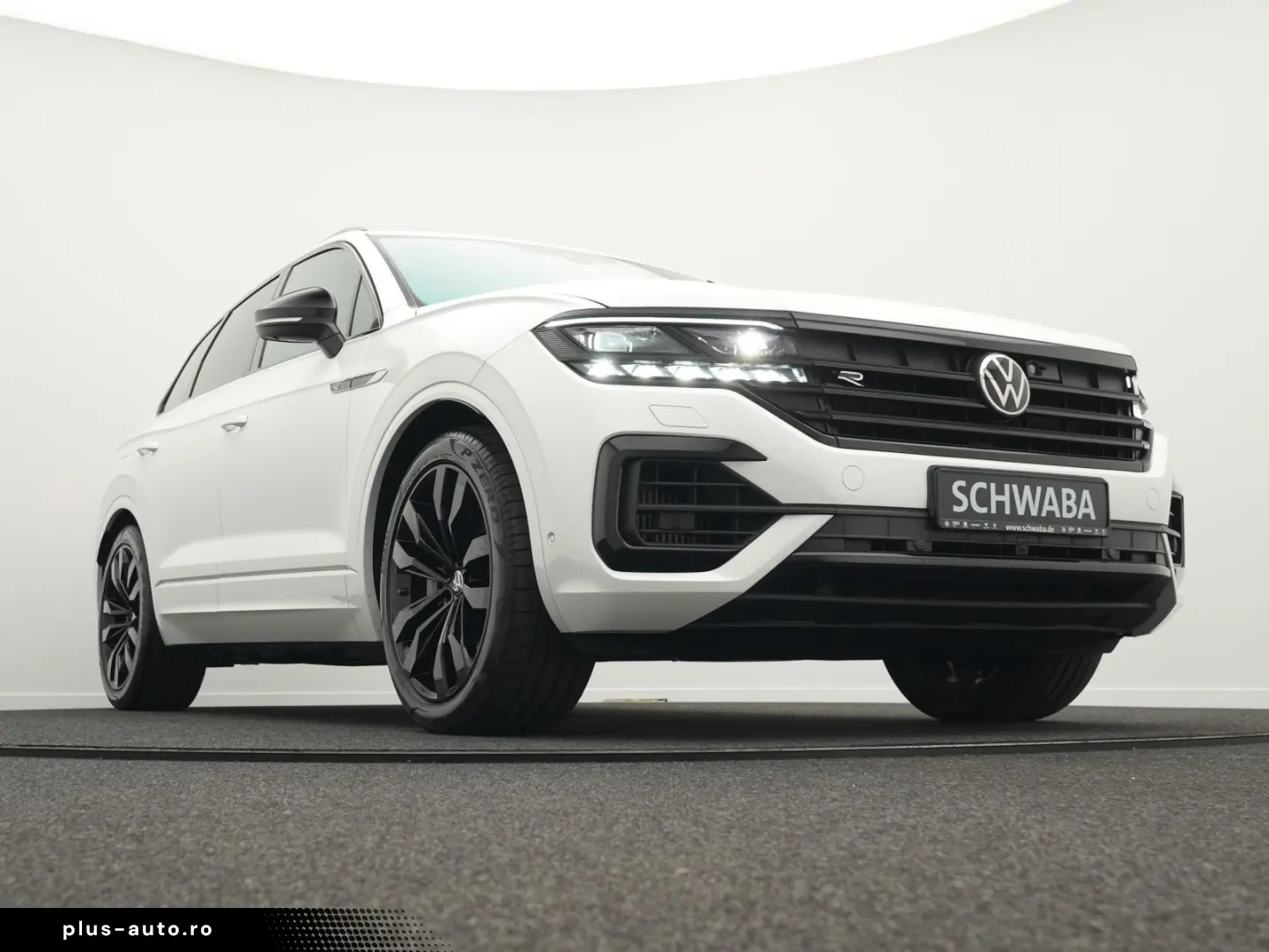 VW Touareg R 3.0 TSI eHybrid 4M  Luft PANO AHK 21