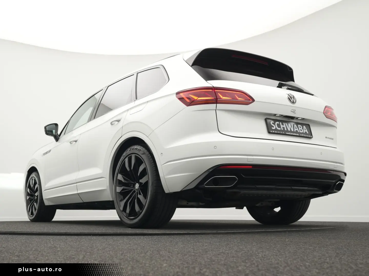 VW Touareg R 3.0 TSI eHybrid 4M  Luft PANO AHK 21